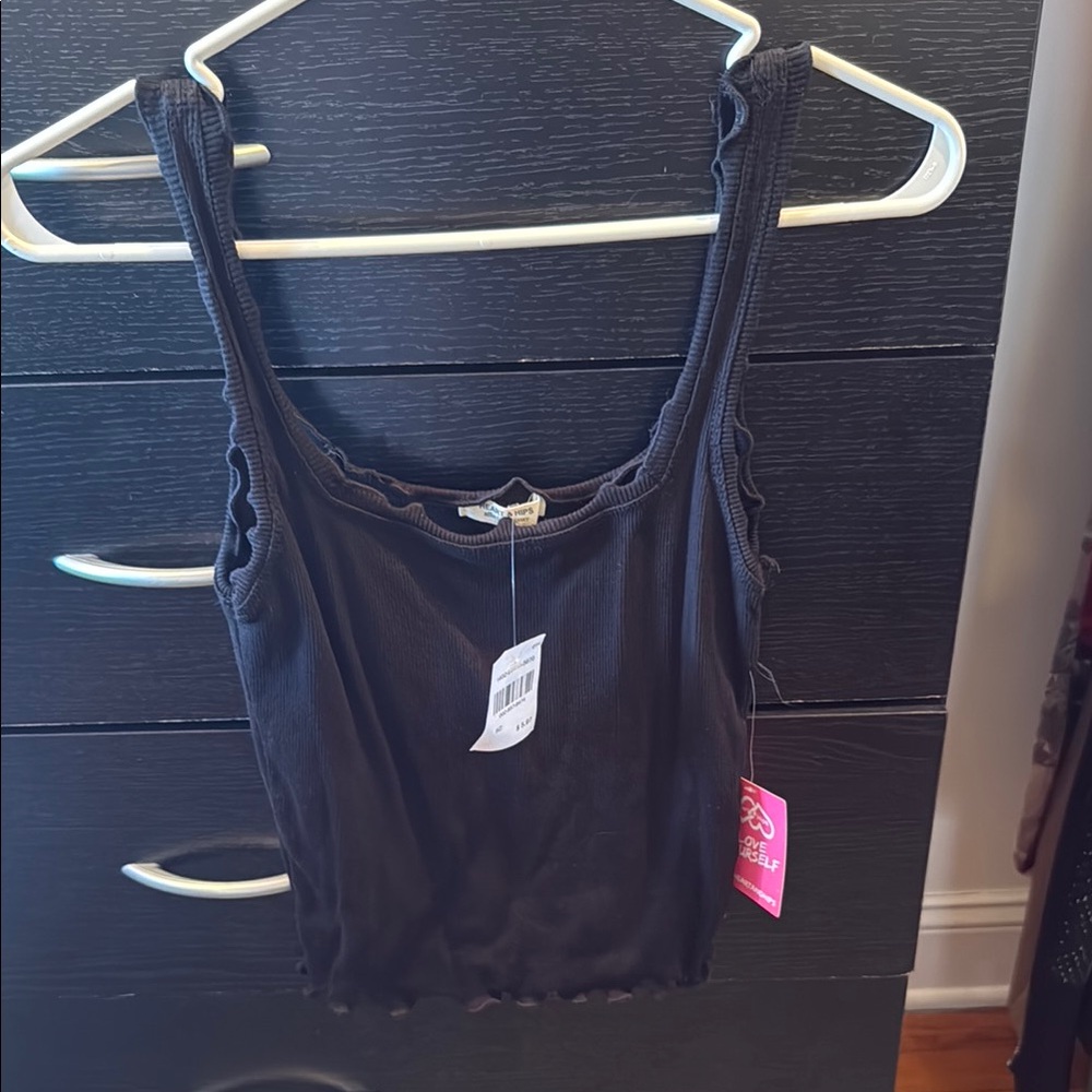 Trendy Black Ribbed Tank Top
